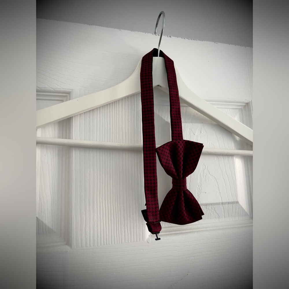 Coro in Red Patterned Men’s Bow Tie.
